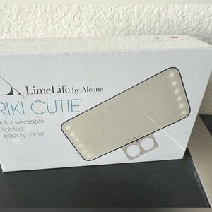 NWOT Riki Cutie Mini Portable Beauty Mirror- Limelife by Alcone